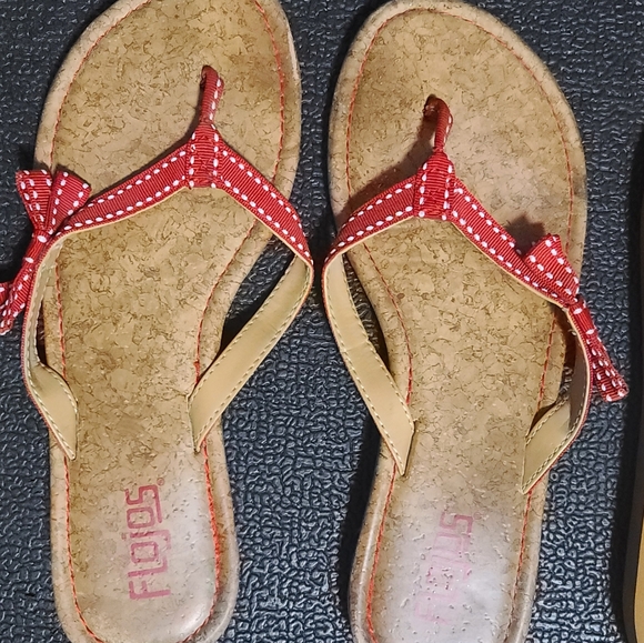 3/$20  2 pairs of sandles - Picture 2 of 5